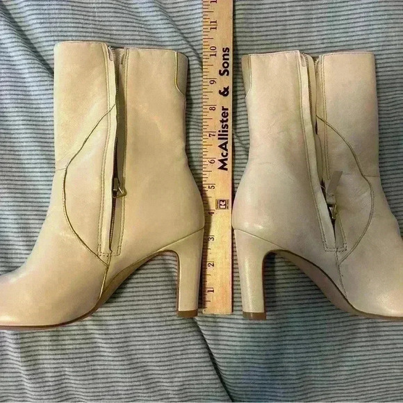 Cream Heeled Booties size 6.5 - Picture 1 of 7